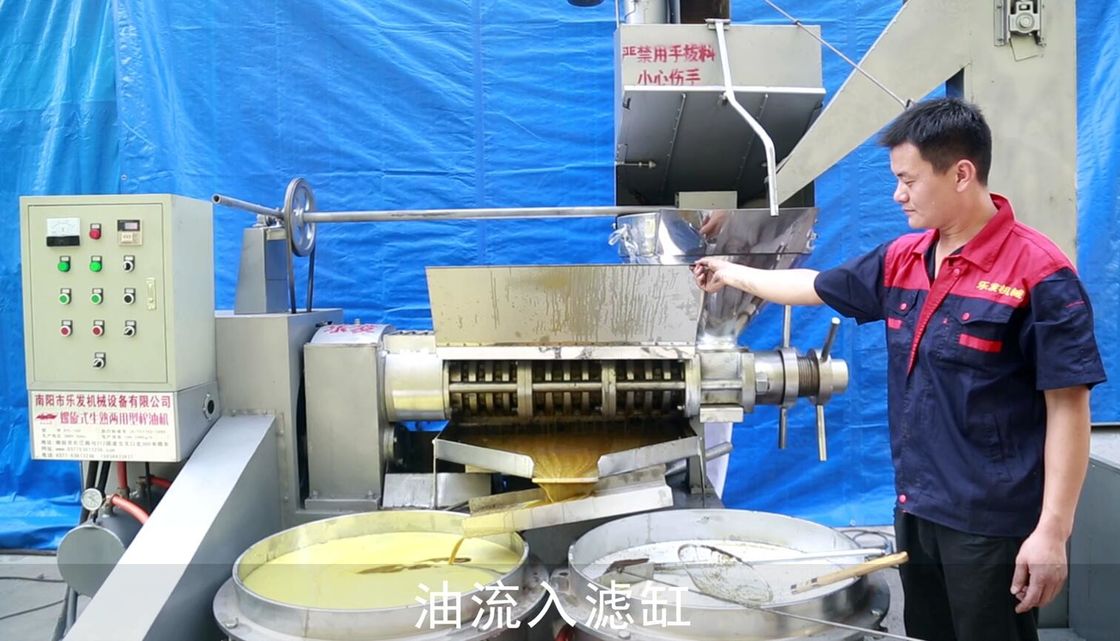 92%-96% di velocità d'olio Macchina di pressatura a vite di olio con potenza di sistema di alimentazione del pasticcio a olio da 1,5 kW